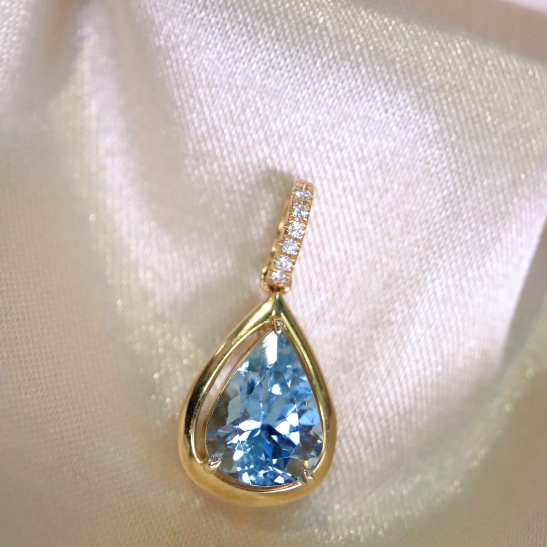 14k Gold 1.27 Ct Natural Aquamarine & Diamond Pendant( Without Chain ) - 3