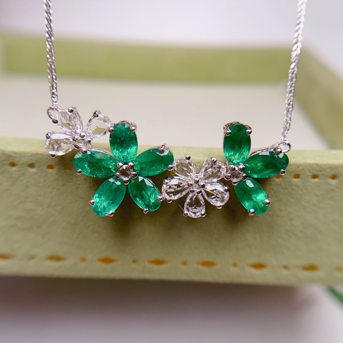 14k Gold 2.80 Ct Natural Emerald & Sapphire Necklace - 2