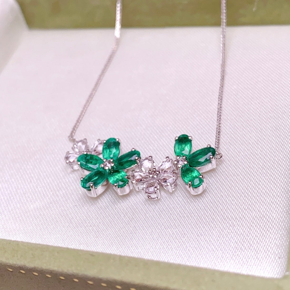 14k Gold 2.80 Ct Natural Emerald & Sapphire Necklace - 5