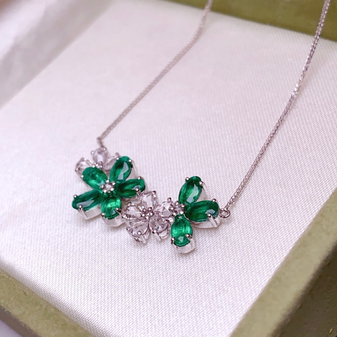 14k Gold 2.80 Ct Natural Emerald & Sapphire Necklace - 6