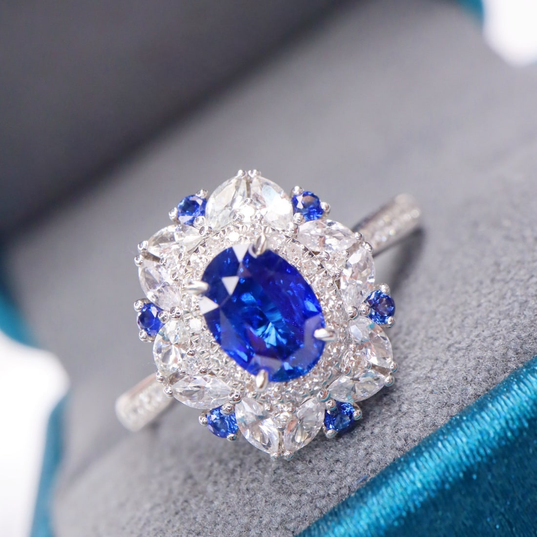 14k Gold 1.25 Ctw Natural Sapphire & Diamond Ring - 3