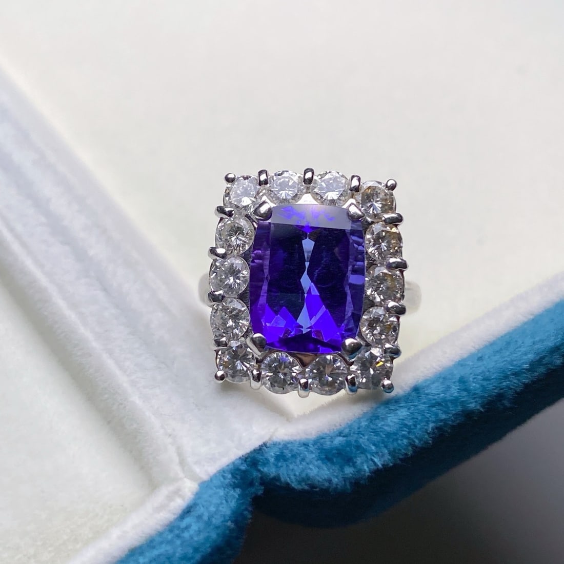14k Gold 6.96 Ctw Natural Tanzanite & Diamond Ring (1 of 7)