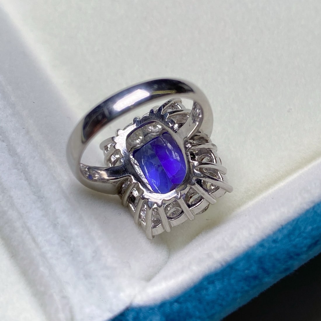 14k Gold 6.96 Ctw Natural Tanzanite & Diamond Ring - 6