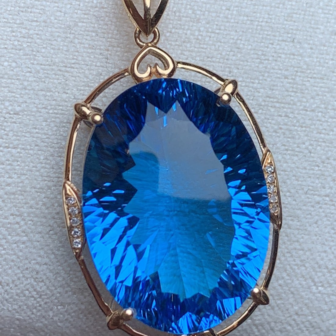 14k Gold 20.05 Ct Natural Topaz & Diamond Pendant( Without Chain ) - 3