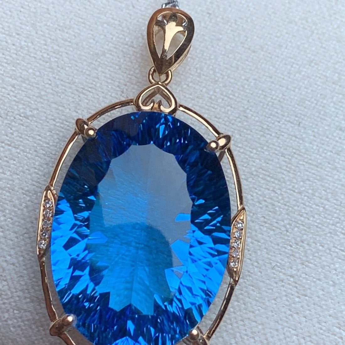 14k Gold 20.05 Ct Natural Topaz & Diamond Pendant( Without Chain ) - 5