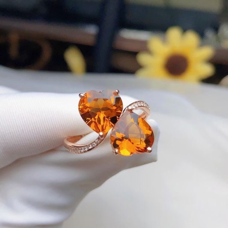 14k Gold 3.10 Ct Natural Citrine & Diamond Ring: Ref:231144347 // gold content:14k gold // ring size:7. 25us // // main gemstone:citrine // shape:heart // carat weight:3. 10ct // color:yellow // treatment:natural // // adjacent gemstone 2 :