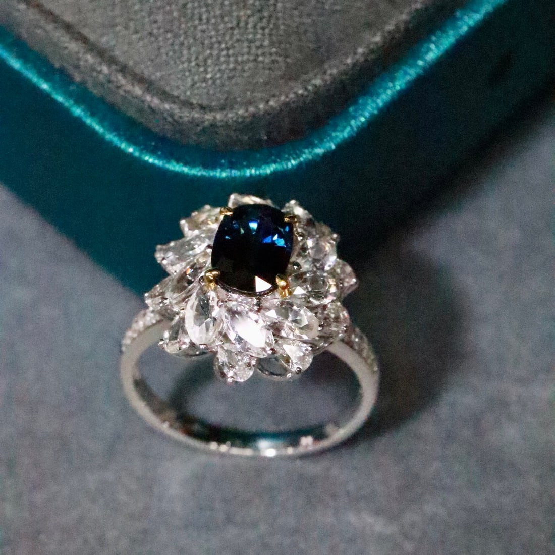 14k Gold 1.47 Ctw Natural Sapphire & Diamond Ring - 4