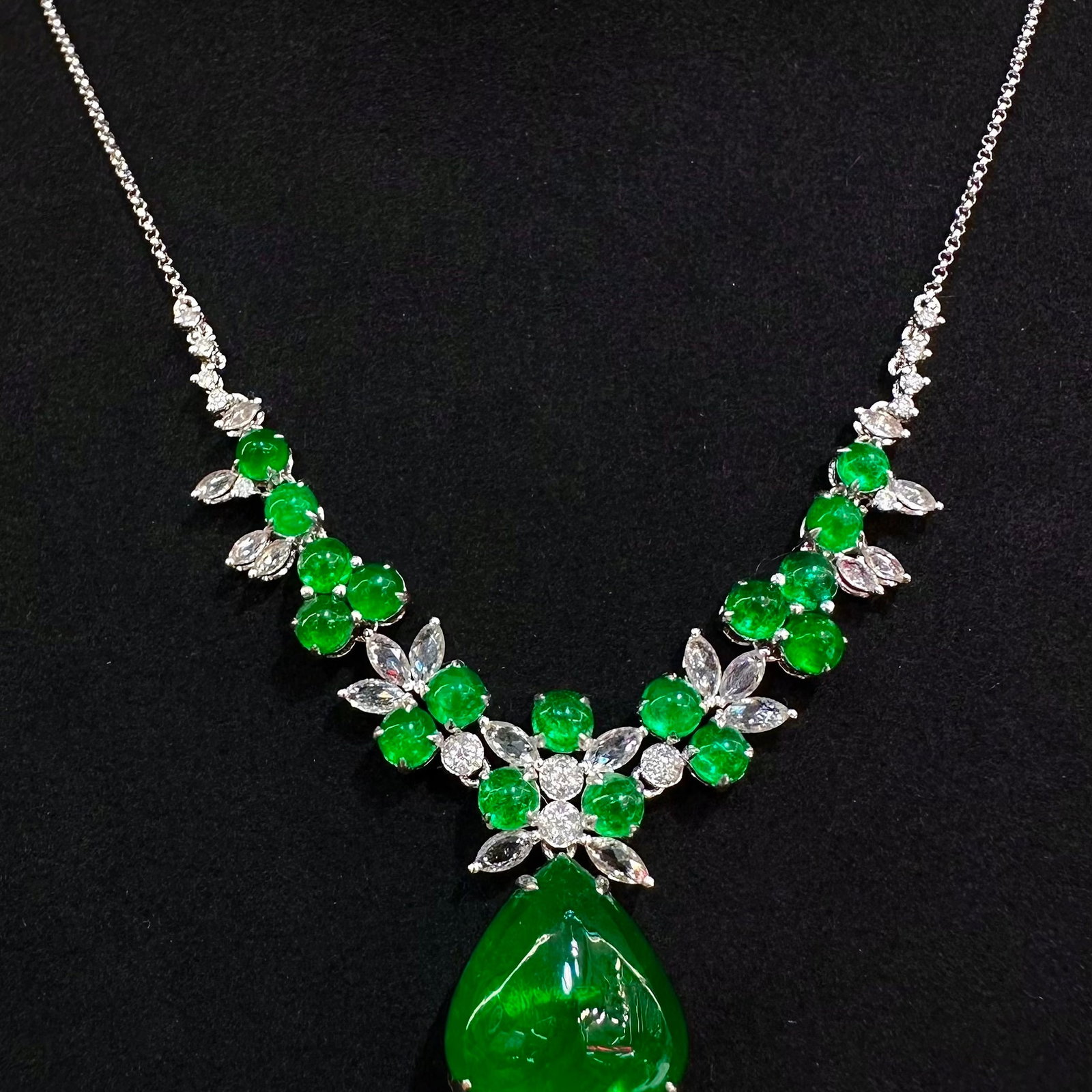 14k Gold 13.40 Ctw Natural Emerald & Diamond Necklace (1 of 5)