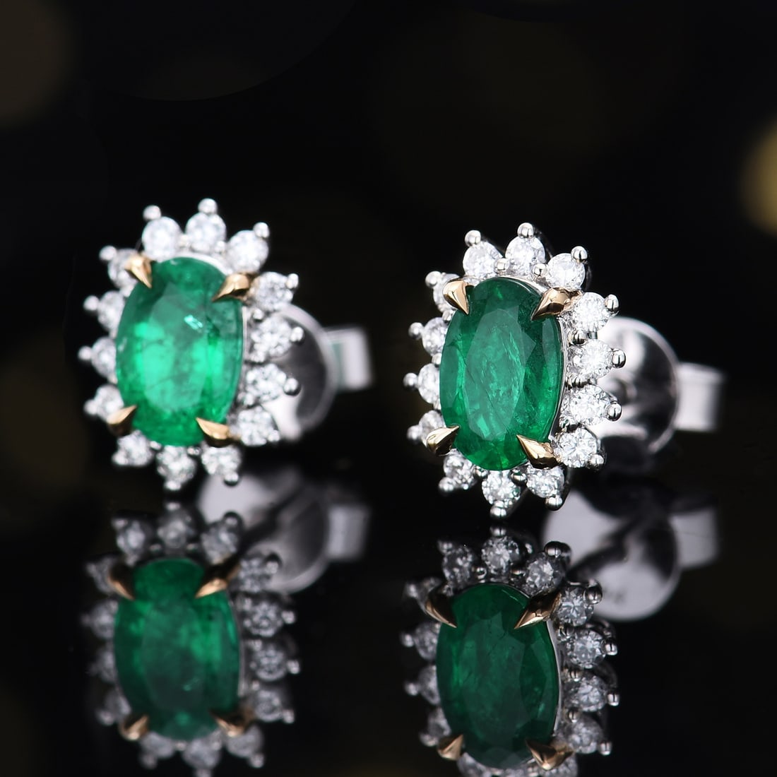 14k Gold 0.98 Ctw Natural Emerald & Diamond Earrings - 2