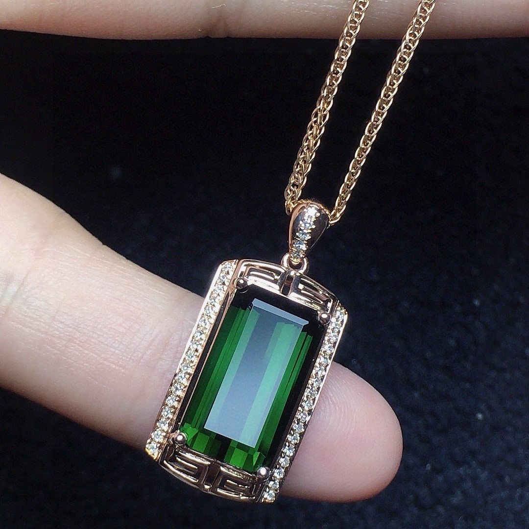 14k Gold 5.35 Ct Natural Tourmaline & Diamond Pendant( Without Chain ): Ref:231144358 // gold content:14k gold // main gemstone:tourmaline // shape:octagonal // carat weight:5. 35ct // color:green // treatment:natural // // adjacent gemstone 2 : diamond // number of