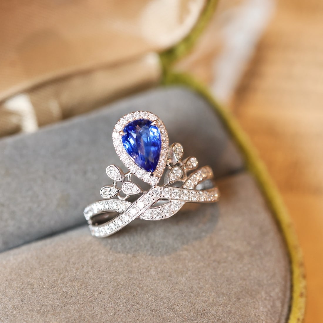 14k Gold 2.10 Ctw Natural Sapphire & Diamond Ring - 4