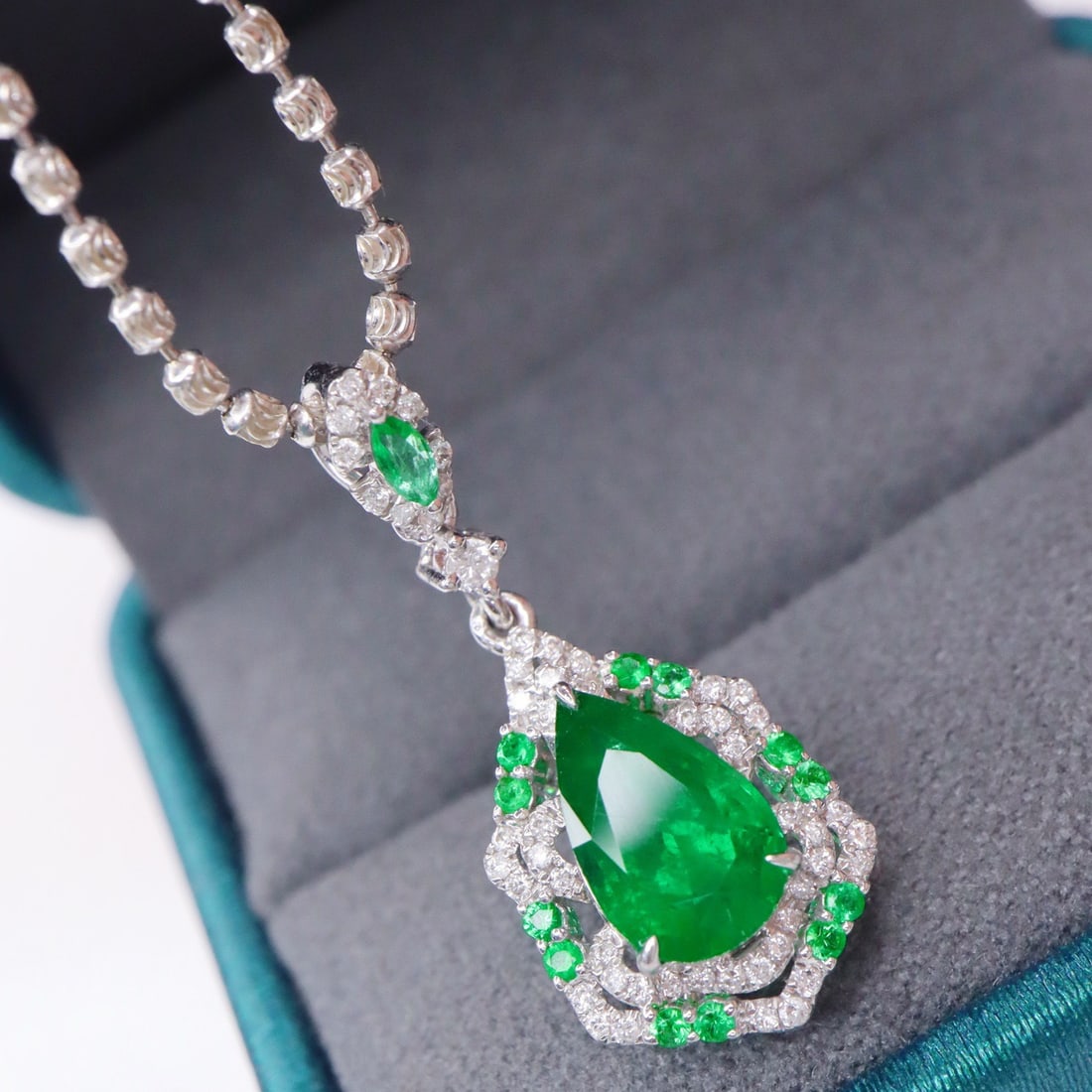 14k Gold 1.66 Ctw Natural Emerald & Diamond Pendant( Without Chain ) - 3