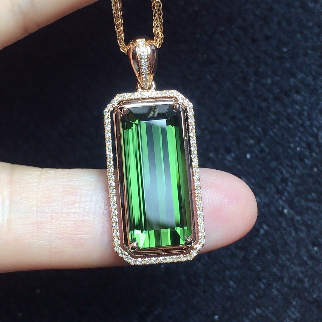 14k Gold 7.0 Ct Natural Tourmaline & Diamond Pendant( Without Chain ): Ref:231144378 // gold content:14k gold // main gemstone:tourmaline // shape:octagonal // carat weight:7. 0ct // color:green // treatment:natural // // adjacent gemstone 2 : diamond // number of stones
