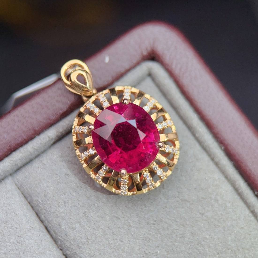 14k Gold 5.11 Ctw Natural Tourmaline & Diamond Pendant( Without Chain ): Ref:231144389 // gold content:14k gold // main gemstone:tourmaline // shape:oval // carat weight:5ct // color:red // treatment:natural // // adjacent gemstone 2 : diamond // number of stones:36 //