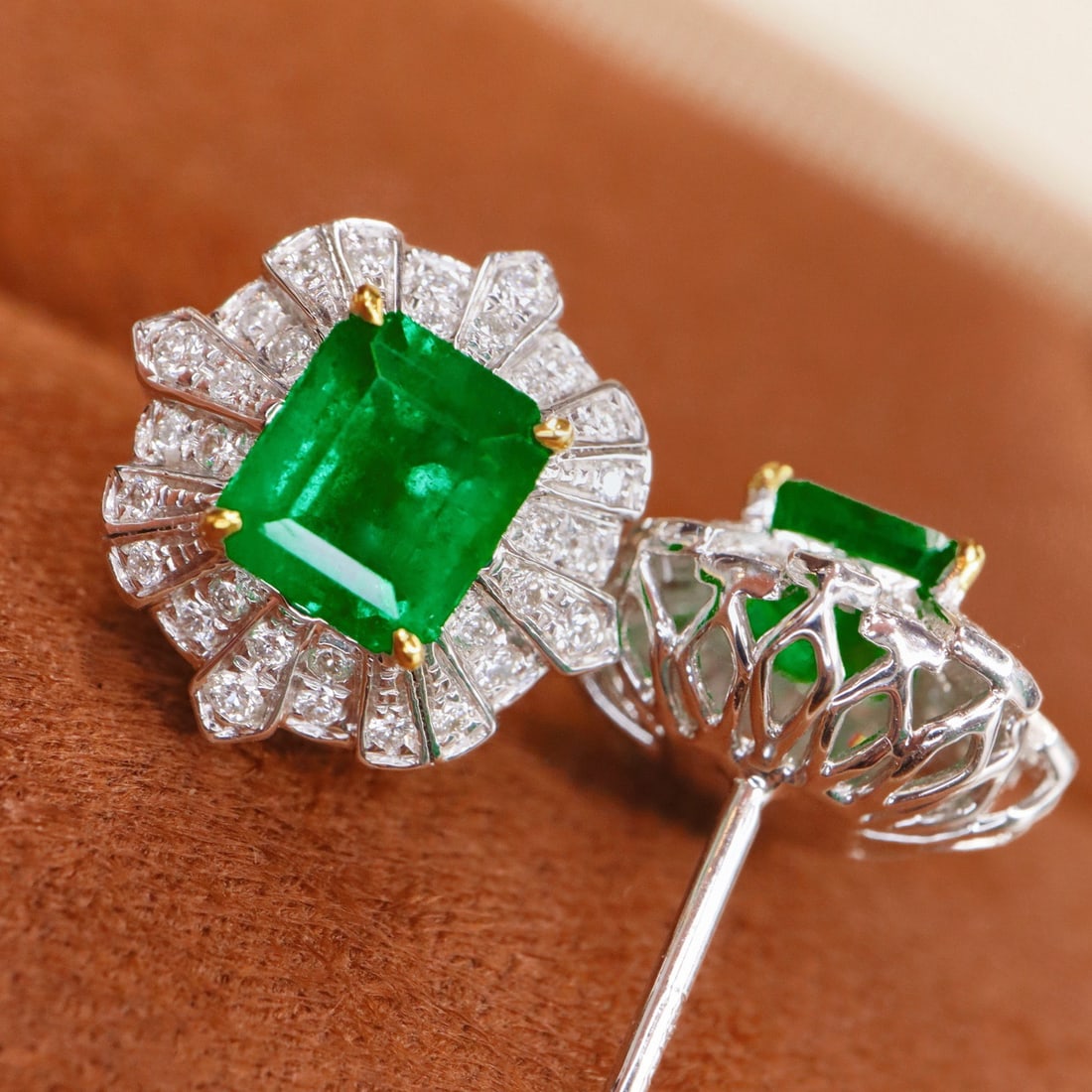 14k Gold 1.47 Ctw Vivid Green Natural Emerald & Diamond Earrings - 2