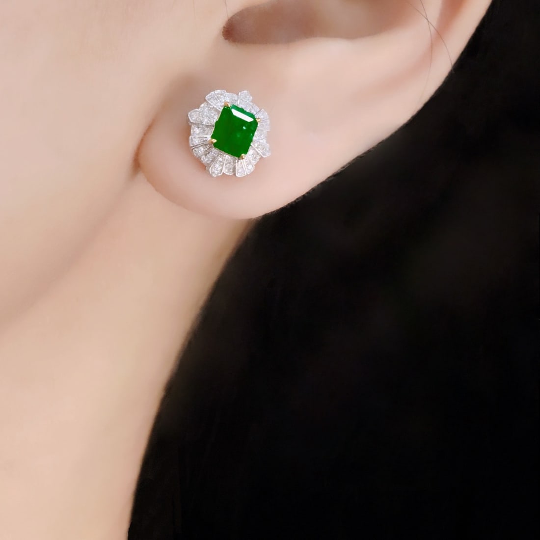 14k Gold 1.47 Ctw Vivid Green Natural Emerald & Diamond Earrings - 5