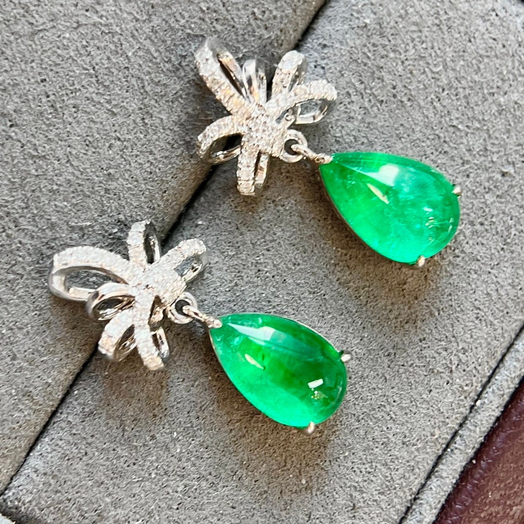 14k Gold 4.8 Ctw Natural Emerald & Diamond Earrings - 3