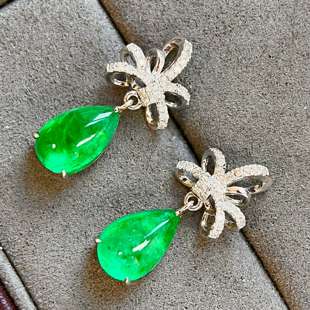 14k Gold 4.8 Ctw Natural Emerald & Diamond Earrings - 5