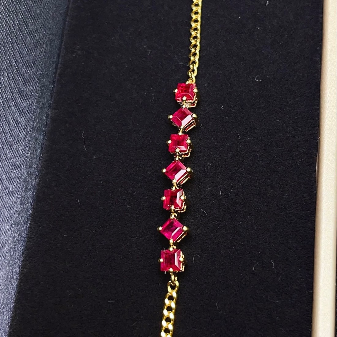 14k Gold 2.00 Ct Natural Ruby Bracelet (1 of 5)