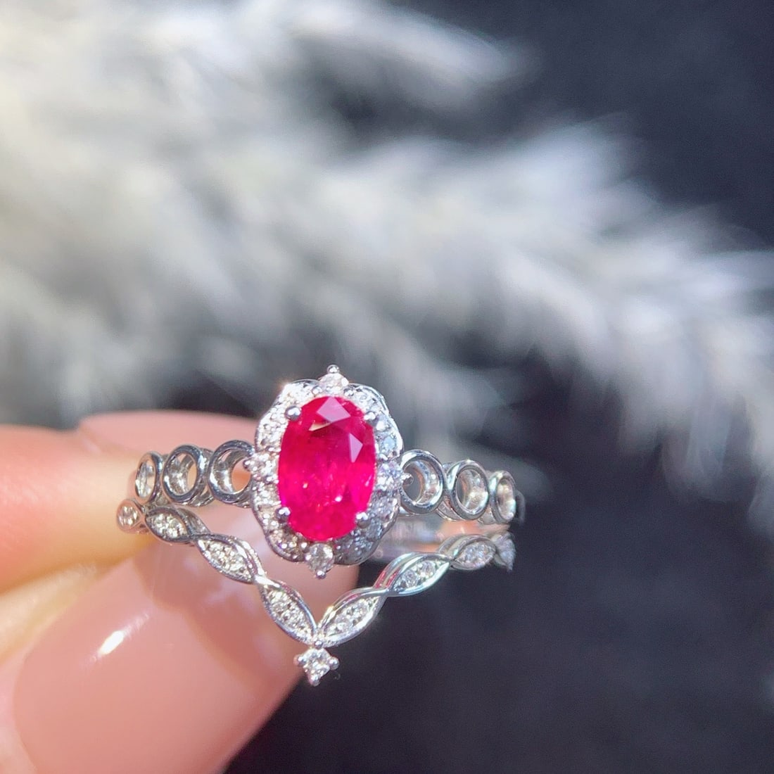 14k Gold 0.6 Ct Natural Ruby & Diamond Ring: Ref:231144440 // gold content:14k gold // ring size:7. 25us // // main gemstone:ruby // shape:oval // carat weight:0. 6ct // color:red // treatment:natural // // adjacent gemstone 2 : diamond //