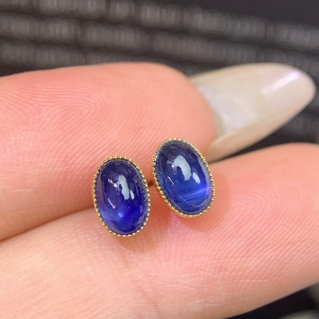 14k Gold 1.70 Ct Natural Sapphire Earrings: Ref:231144441 // gold content:14k gold // main gemstone:sapphire // shape:oval // carat weight:1. 70ct // color:blue // treatment:natural // Low Estimate: 1500Condition: NewHigh Estimate: 2300