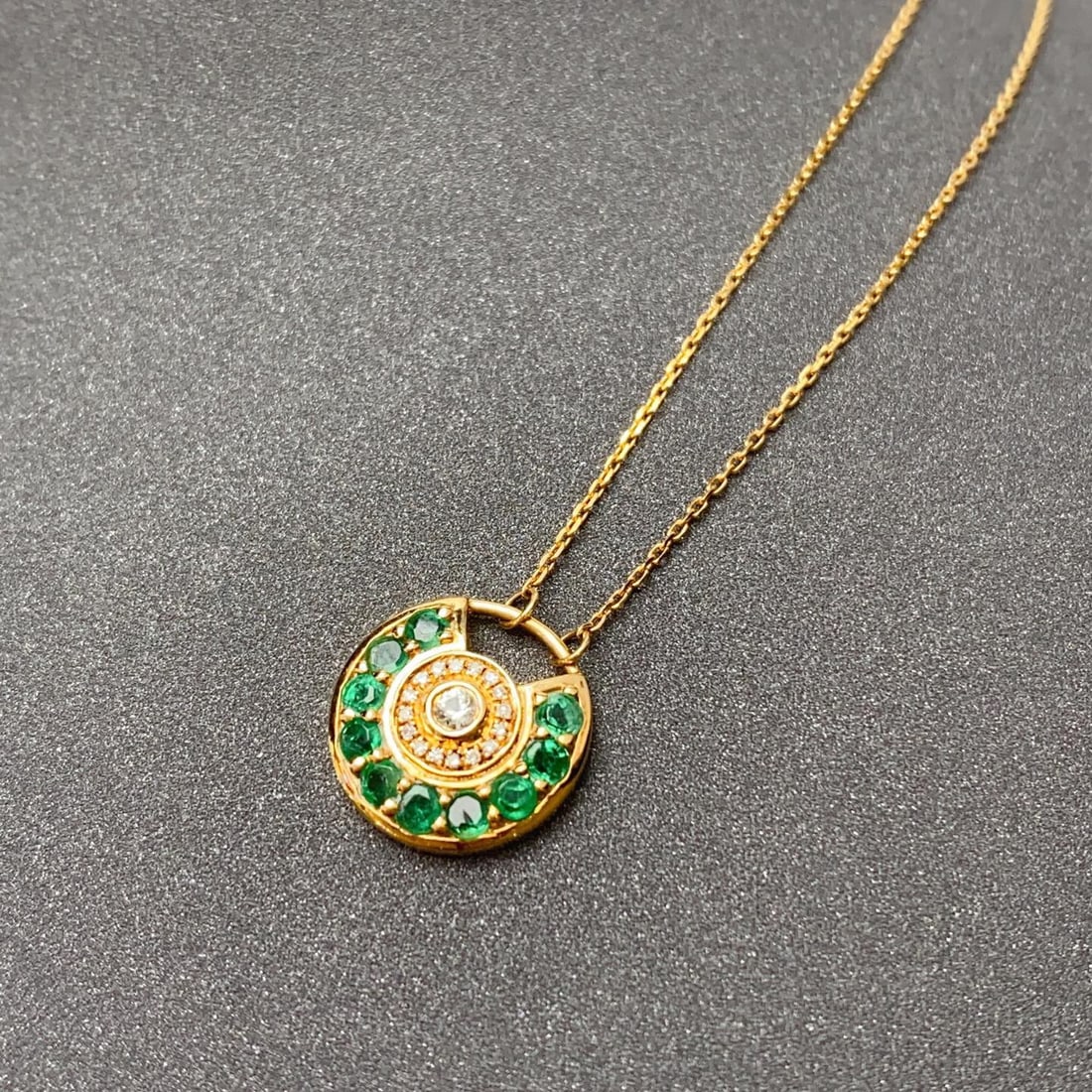 14k Gold 0.60 Ct Natural Emerald & Diamond & Sapphire Necklace - 2