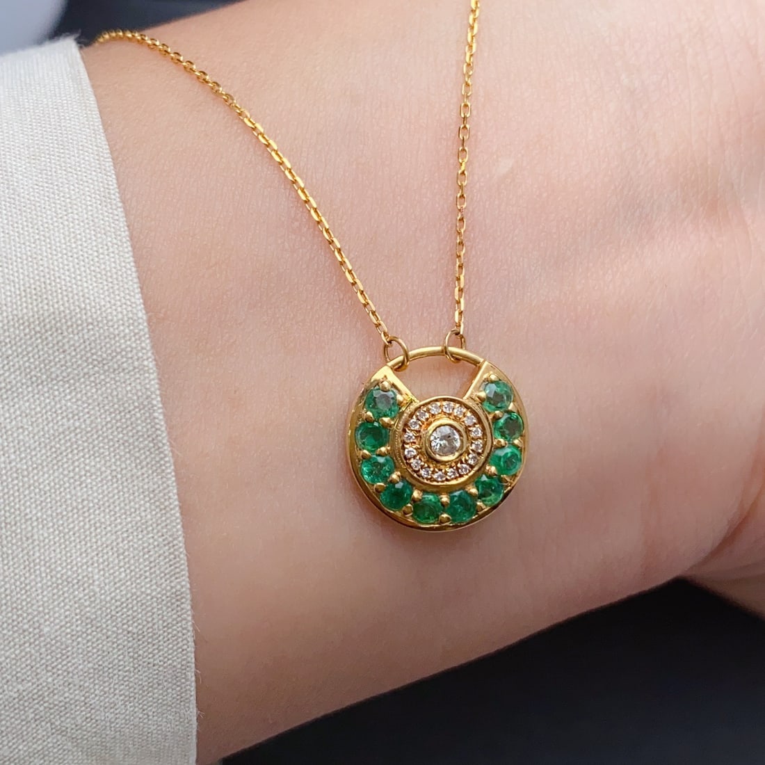 14k Gold 0.60 Ct Natural Emerald & Diamond & Sapphire Necklace - 5