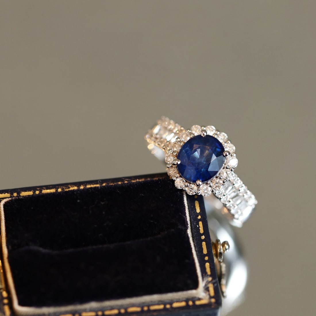 14k Gold 2.52 Ctw Natural Sapphire & Diamond Ring - 2