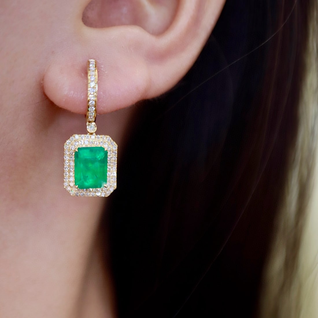 14k Gold 3.50 Ctw Natural Emerald & Diamond Earrings - 5