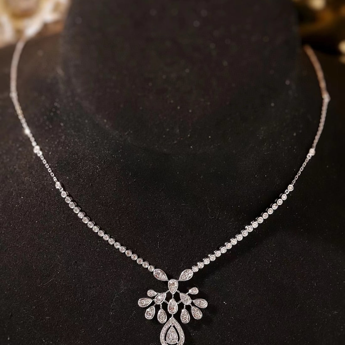 14k Gold 1.1 Ct Natural H Diamond Necklace: Ref:231135010 // gold content:14k gold // main gemstone:diamond // shape:multiple // carat weight:1. 1ct // clarity grade:vs-si // color:h // treatment:natural // Condition: NewLow Estimate: