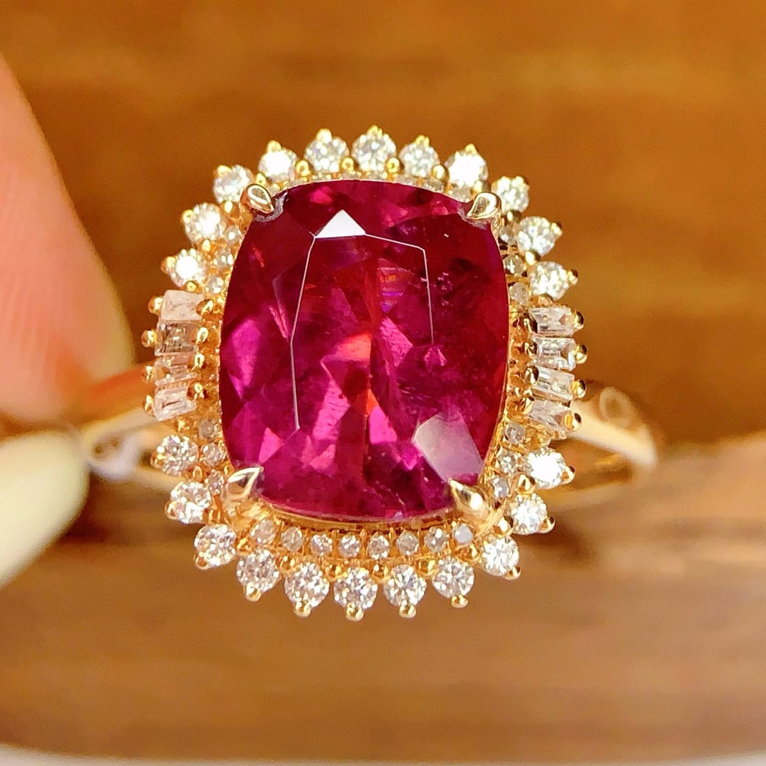 14k Gold 4.28 Ct Natural Tourmaline & Diamond Ring: Ref:231135020 // gold content:14k gold // ring size:7. 25us // // main gemstone:tourmaline // shape:cushion // carat weight:4. 28ct // color:red // treatment:natural // // adjacent gemstone 2 :