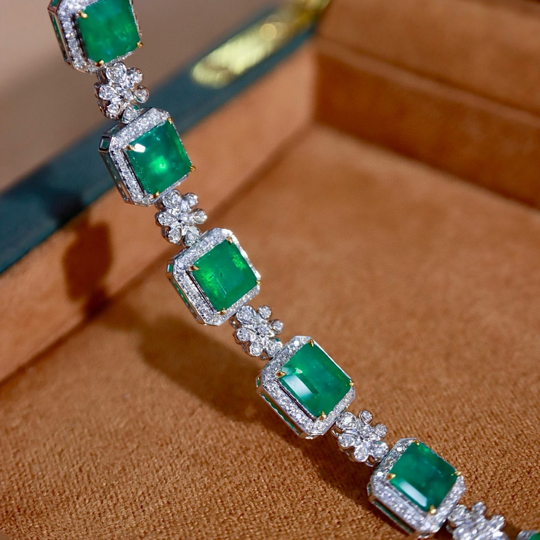 14k Gold 7.05 Ctw Natural Emerald & Diamond Bracelet - 2
