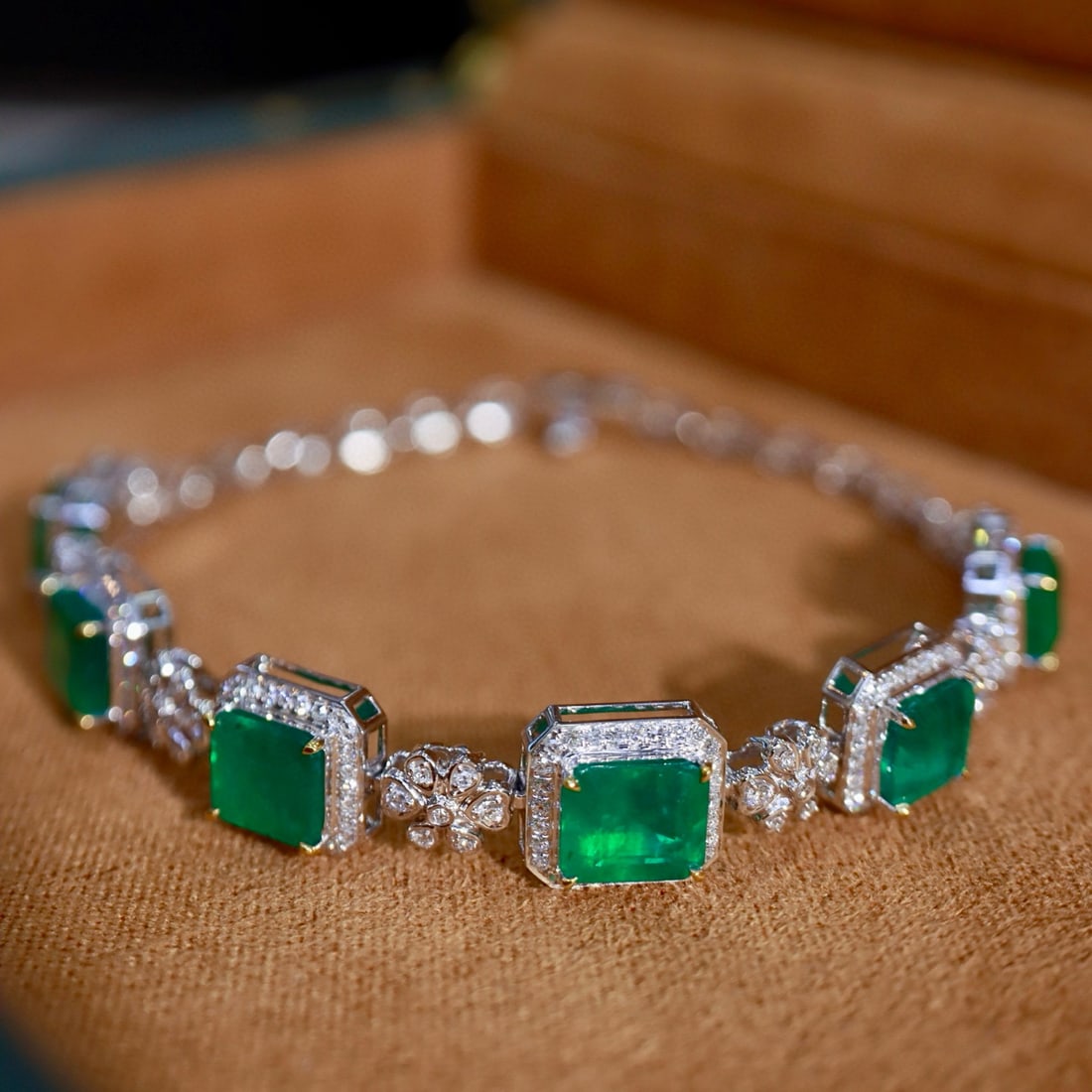 14k Gold 7.05 Ctw Natural Emerald & Diamond Bracelet - 7