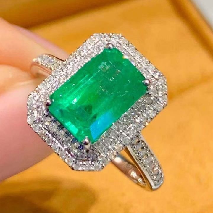 14k Gold 2.3 Ct Natural Emerald & Diamond Ring - 3
