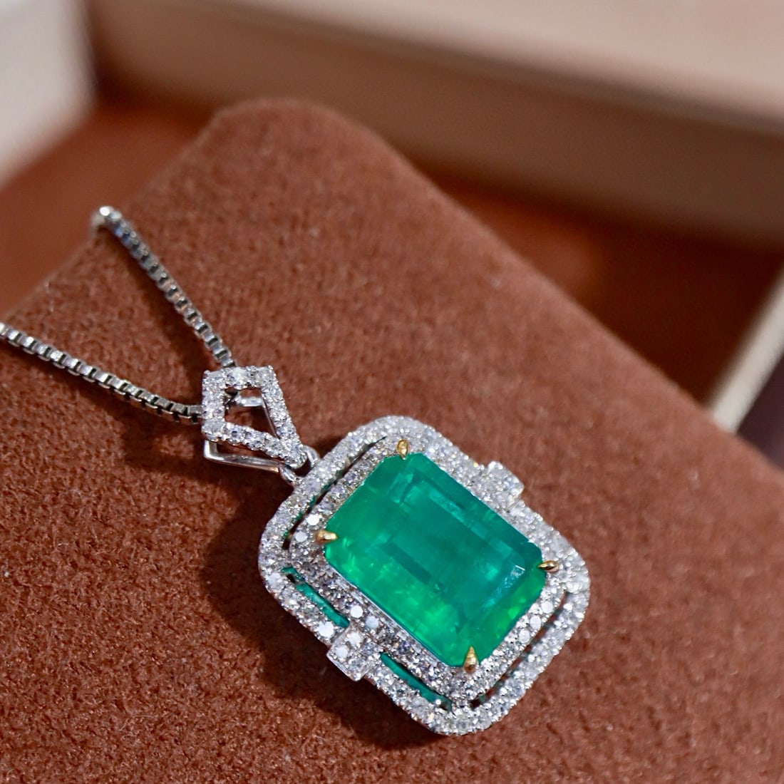 14k Gold 2.69 Ctw Natural Emerald & Diamond Pendant( Without Chain ) - 2