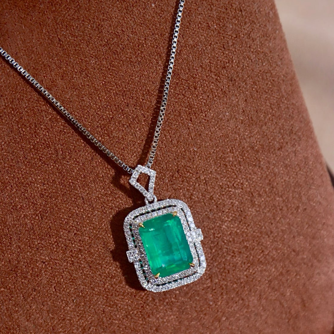 14k Gold 2.69 Ctw Natural Emerald & Diamond Pendant( Without Chain ) - 3