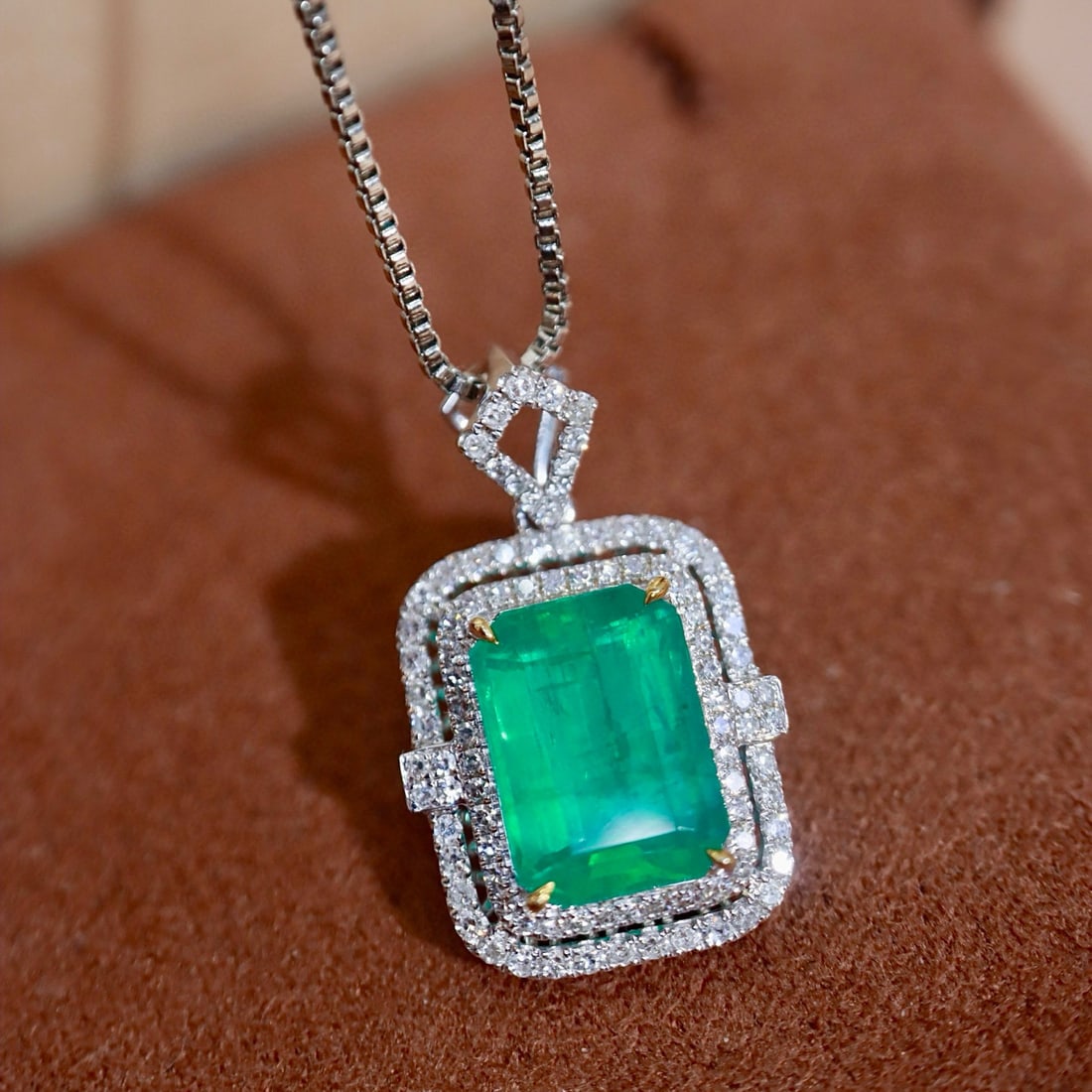 14k Gold 2.69 Ctw Natural Emerald & Diamond Pendant( Without Chain ) - 4