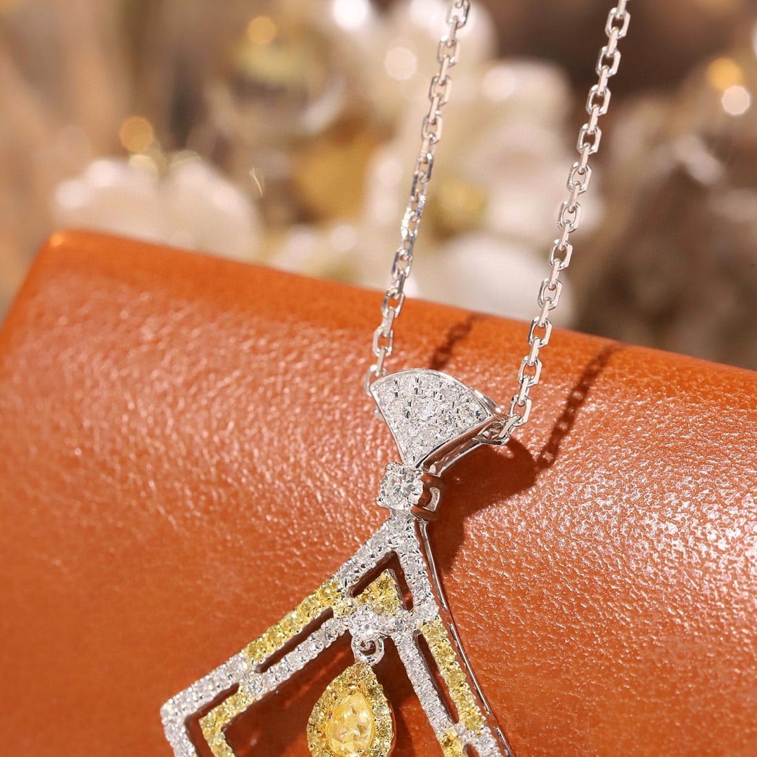 14k Gold 0.56 Ct Natural Color Diamond Necklace - 2