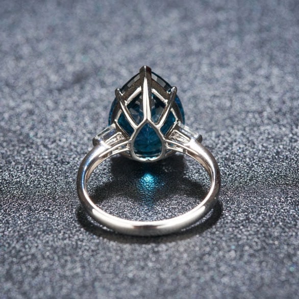 14k Gold 8.72 Ct Natural Topaz & Sapphire Ring - 5