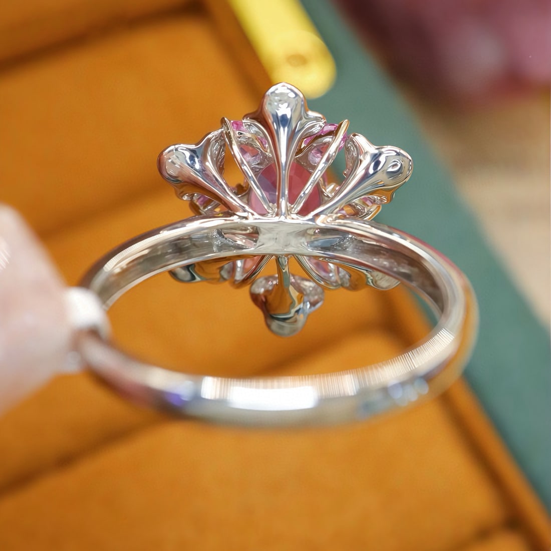 14k Gold 1.66 Ct Natural Padparadscha Sapphire Ring - 4