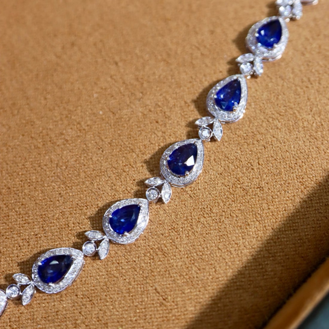 14k Gold 5.37 Ctw Natural Sapphire & Diamond Bracelet - 3