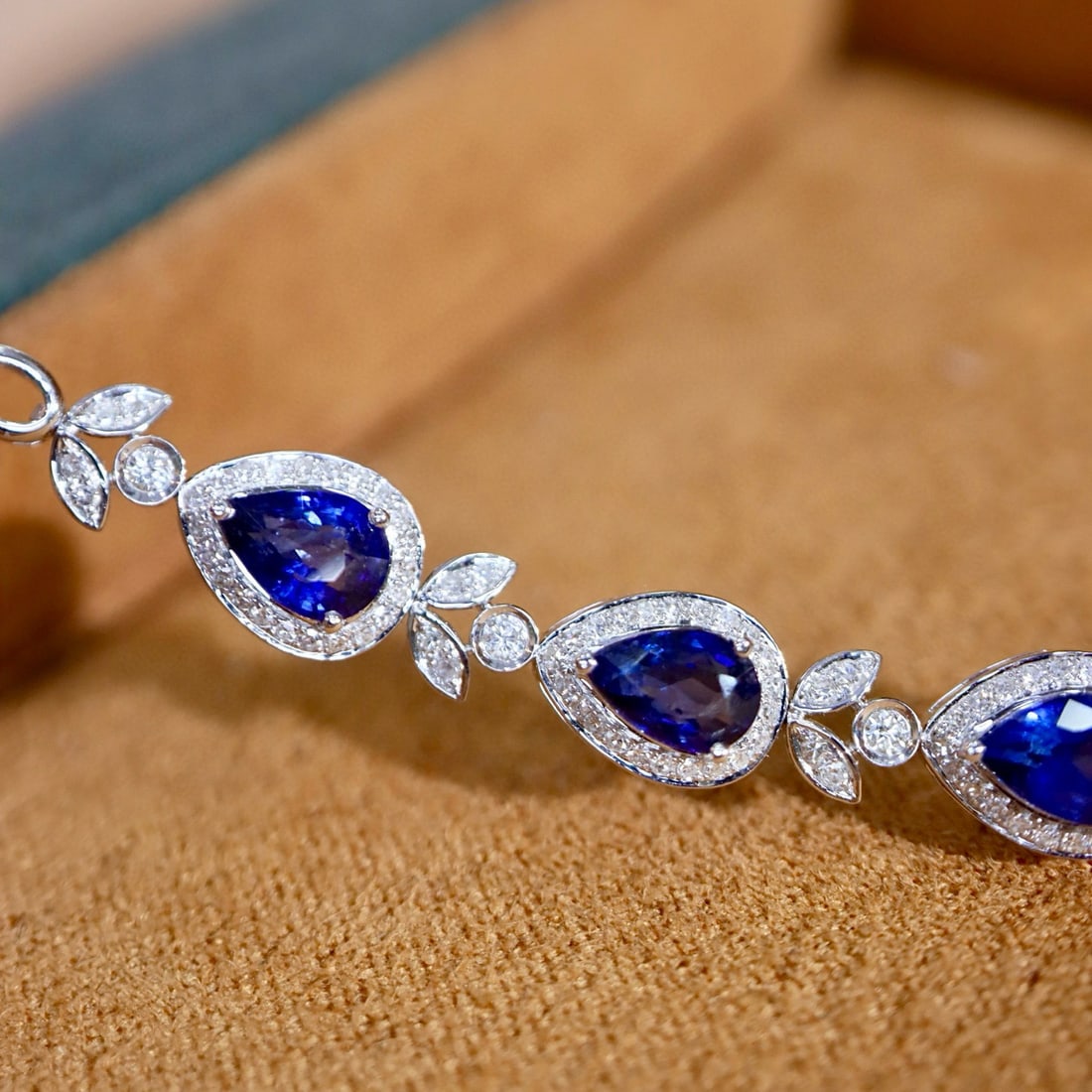 14k Gold 5.37 Ctw Natural Sapphire & Diamond Bracelet - 7