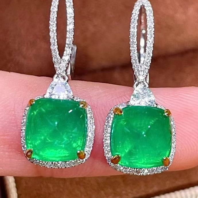 14k Gold 4.49 Ctw Natural Emerald & Sapphire Earrings: Ref:231135119 // gold content:14k gold // main gemstone:emerald // shape:sugar-loaf // carat weight:4. 2ct // color:green // treatment:natural // // adjacent gemstone 2 : sapphire // shape:triangle