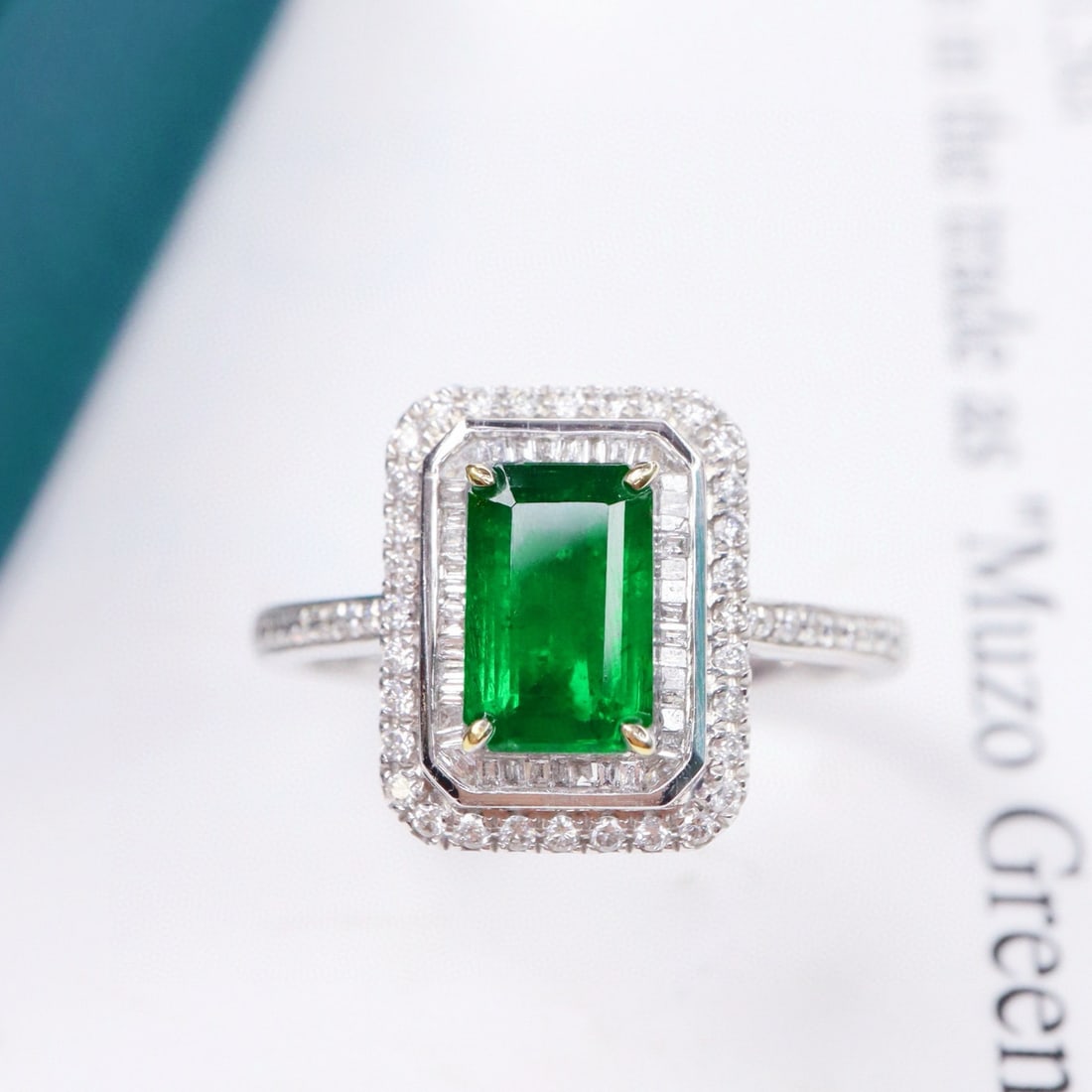 14k Gold 1.42 Ctw Vivid Green Natural Emerald & Diamond Ring - 4
