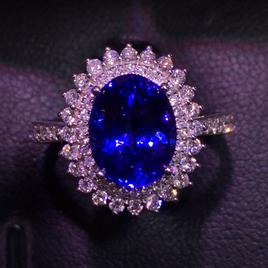 14k Gold 2.32 Ct Natural Tanzanite & Diamond Ring - 4
