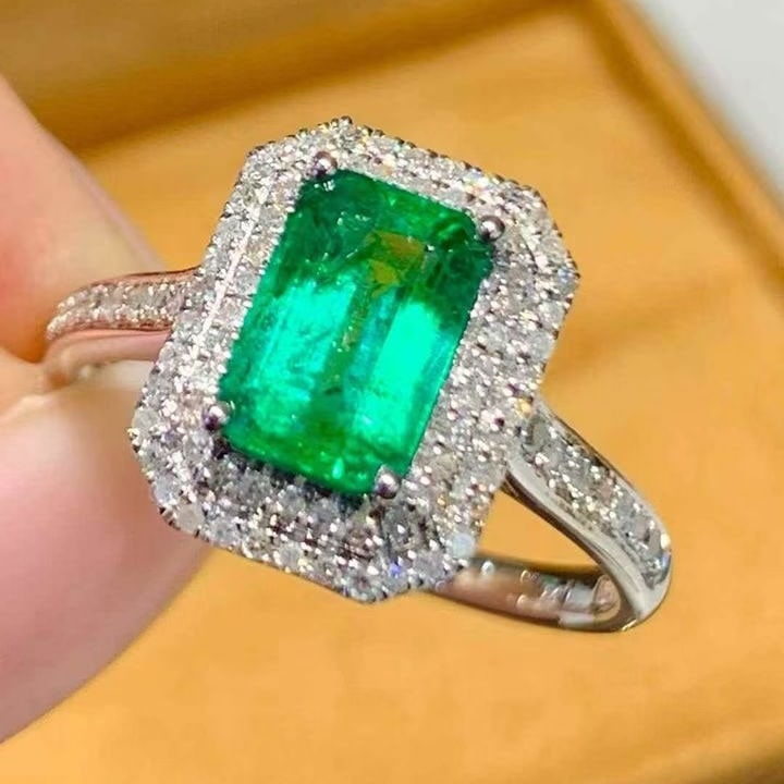 14k Gold 1.3 Ct Vivid Green Natural Emerald & Diamond Ring - 3