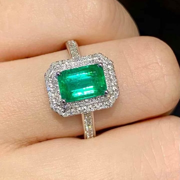 14k Gold 1.3 Ct Vivid Green Natural Emerald & Diamond Ring - 4