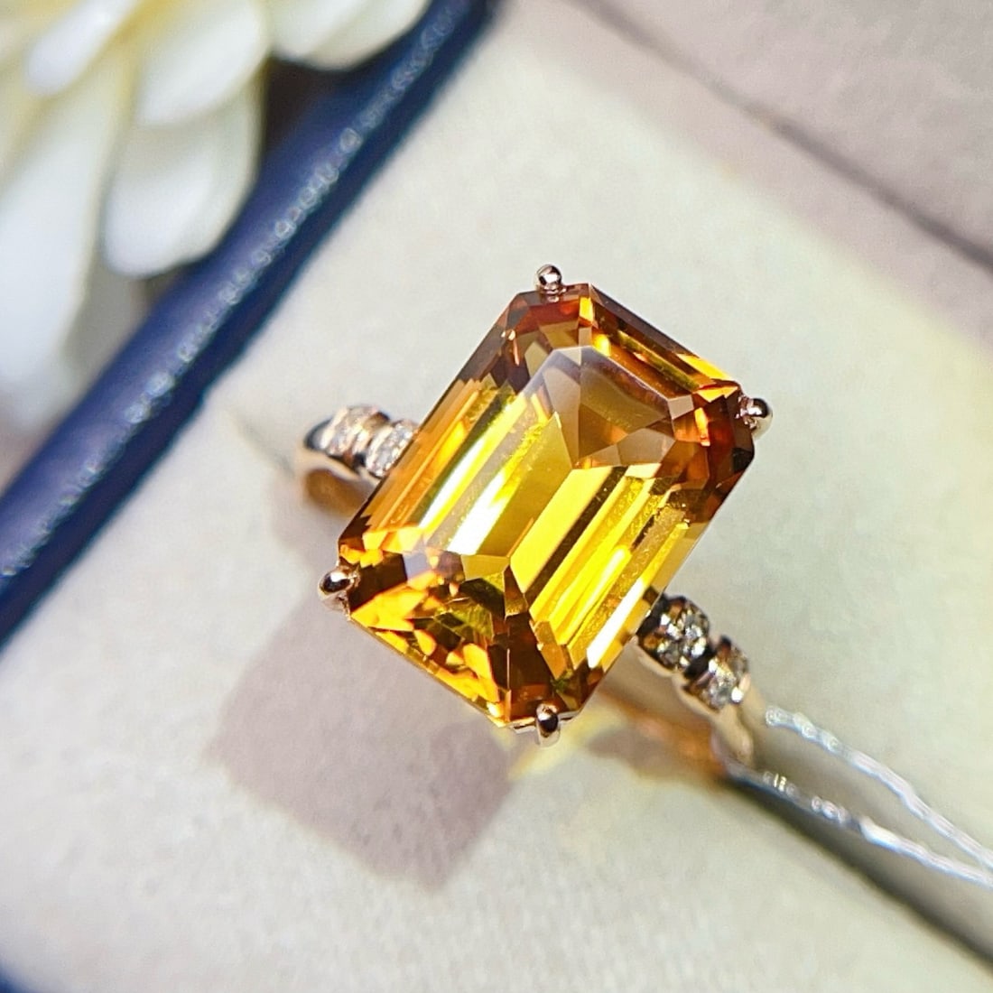 14k Gold 5.17 Ctw Natural Citrine & Diamond Ring: Ref:231135200 // gold content:14k gold // ring size:7. 25us // // main gemstone:citrine // shape:octagonal // carat weight:5. 15ct // color:yellow // treatment:natural // // adjacent gemstone 2 :