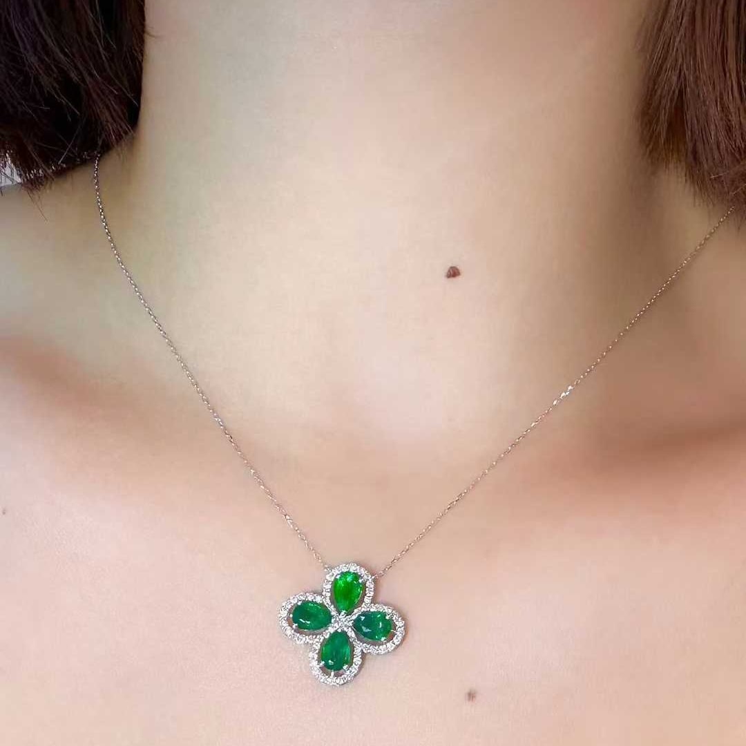 14k Gold 2.39 Ctw Vivid Green Natural Emerald & Diamond Necklace - 4