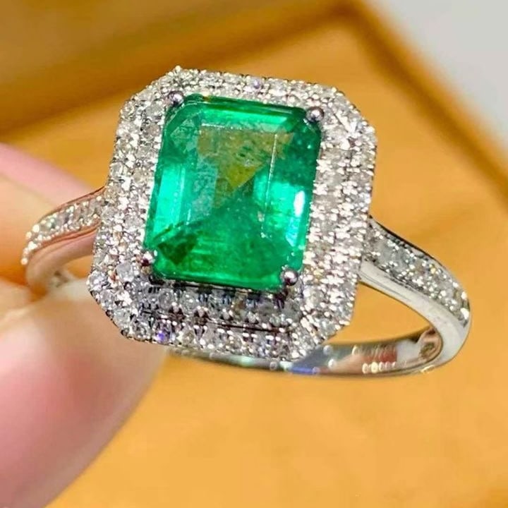14k Gold 1.4 Ct Natural Emerald & Diamond Ring - 2